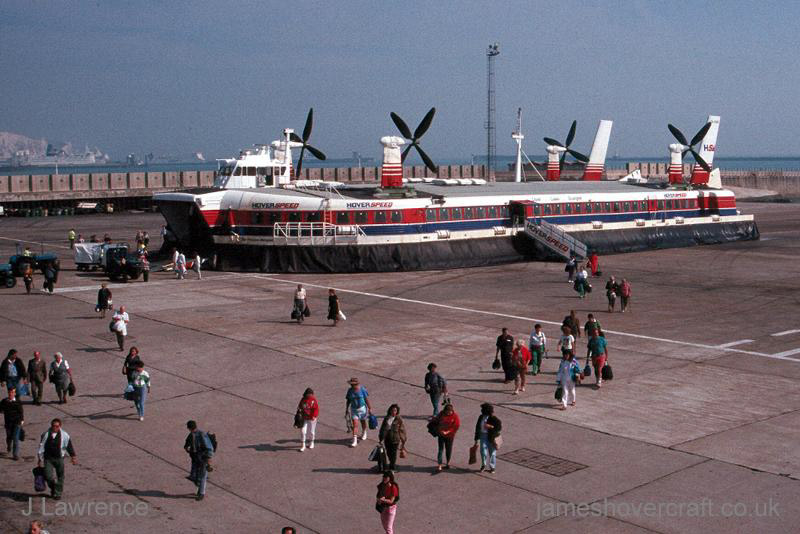 The SRN4 with Hoverspeed in Dover - Mk III The Princess Margaret (GH-2006) arriving, passengers leaving (Pat Lawrence).